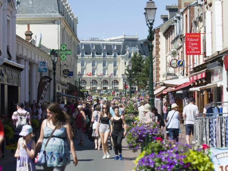 Charmant 2 pièces à 500 m des plages et du centre Cabourg Exterior foto